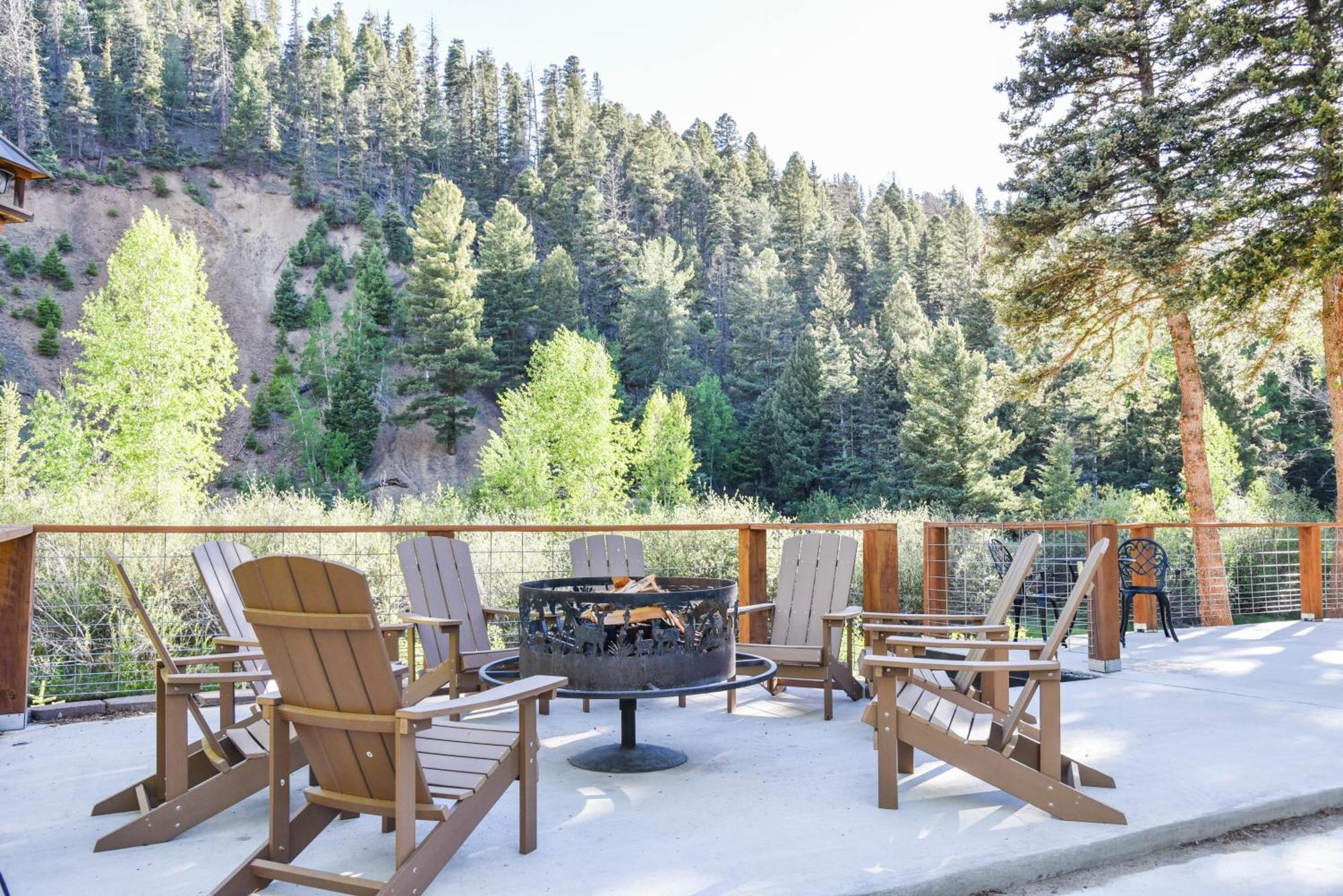 River Lyric Lodge - Formerly Double Dog Red River Extérieur photo