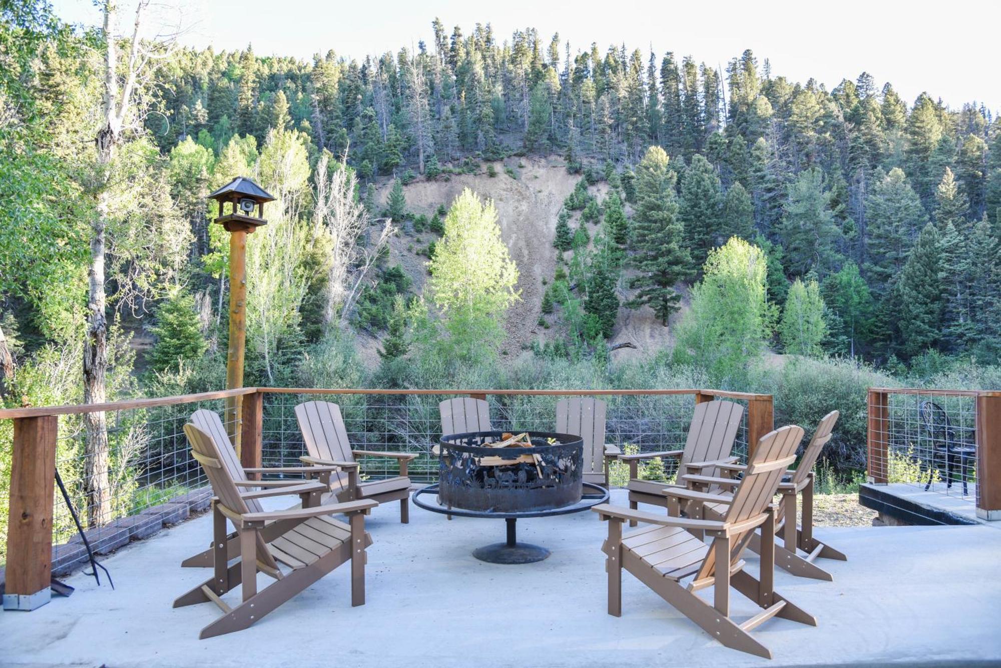 River Lyric Lodge - Formerly Double Dog Red River Extérieur photo