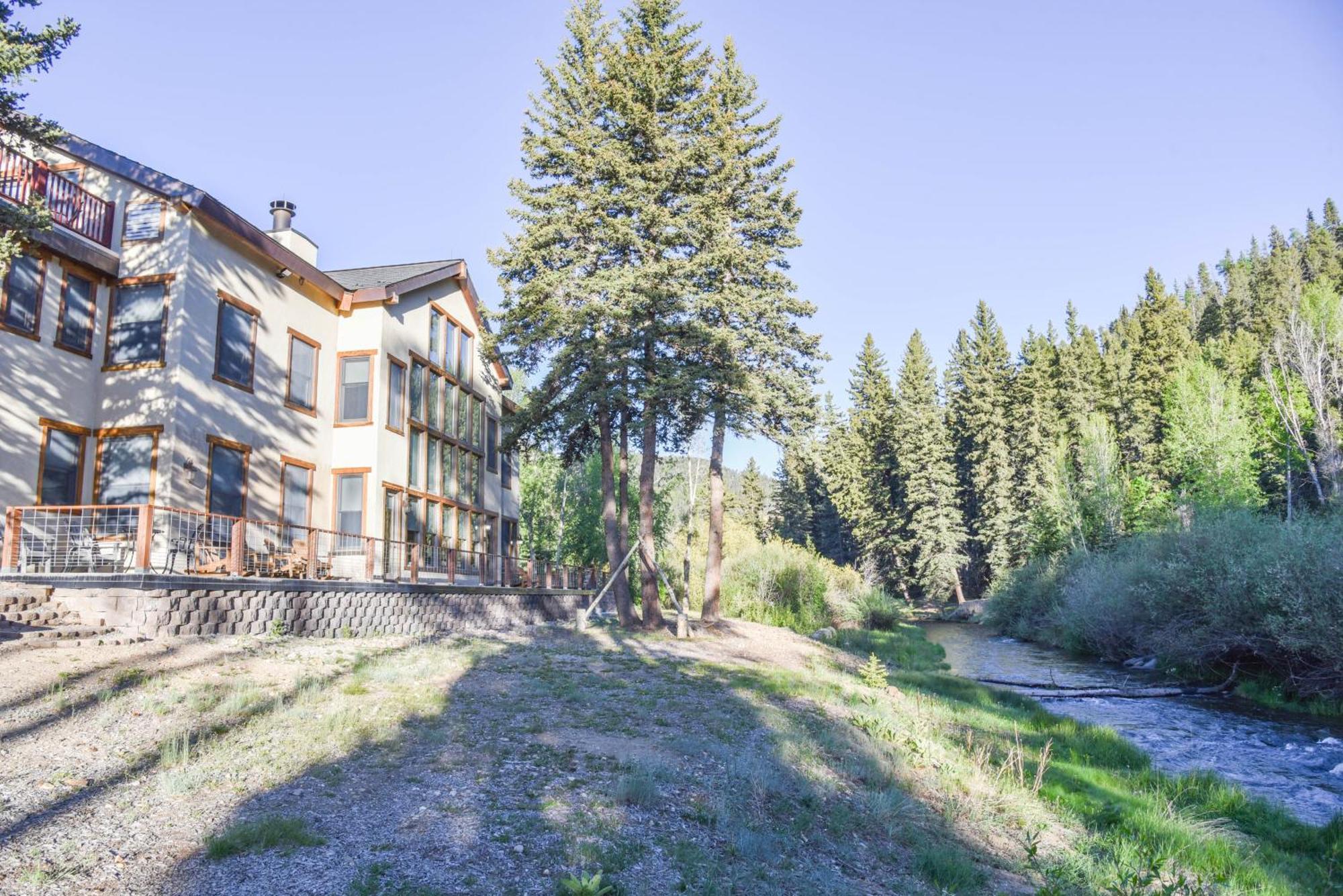 River Lyric Lodge - Formerly Double Dog Red River Extérieur photo